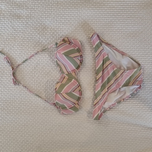 Victoria's Secret 'sunfaded pastel' 34D top and M bottom - Picture 1 of 5